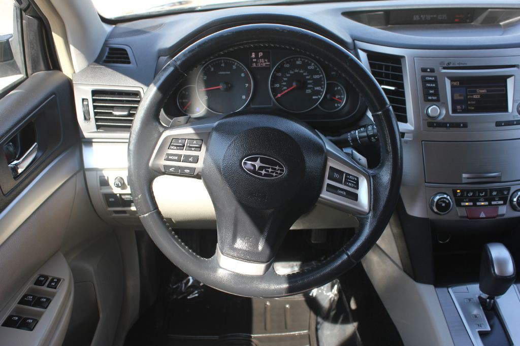 2014 Subaru Outback Image 11