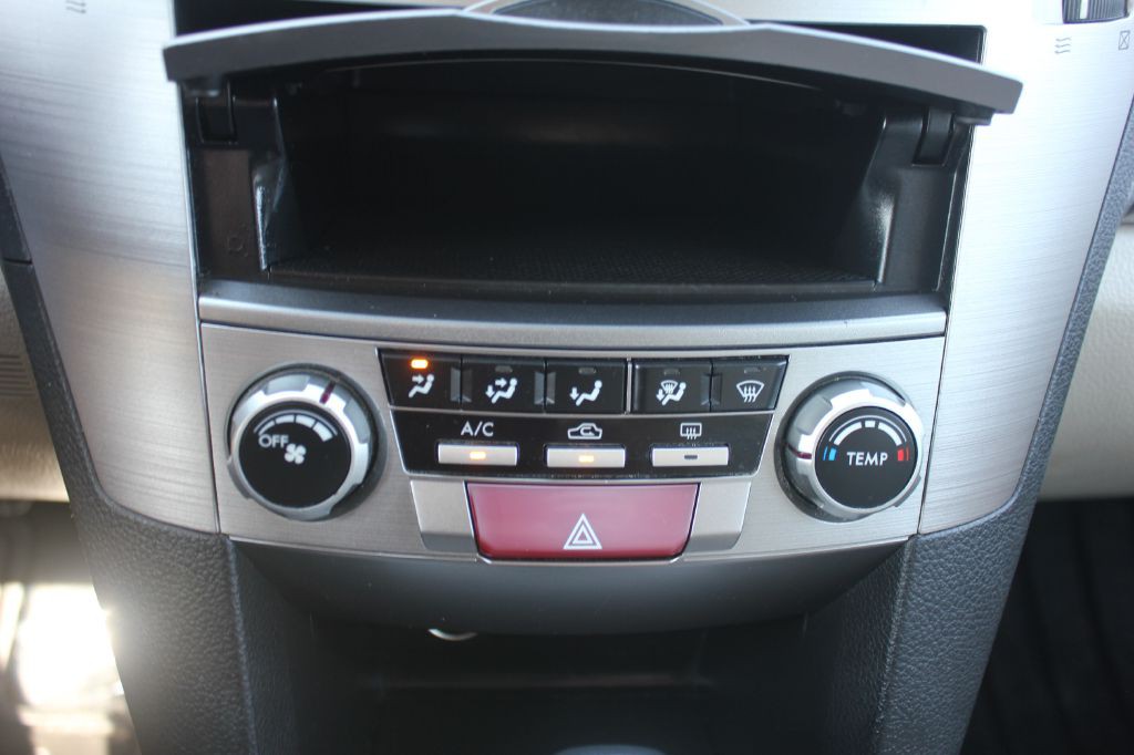 2014 Subaru Outback Image 20