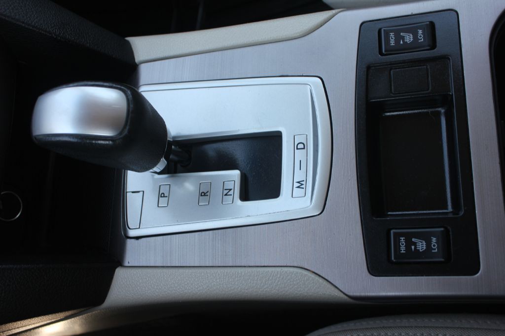 2014 Subaru Outback Image 22