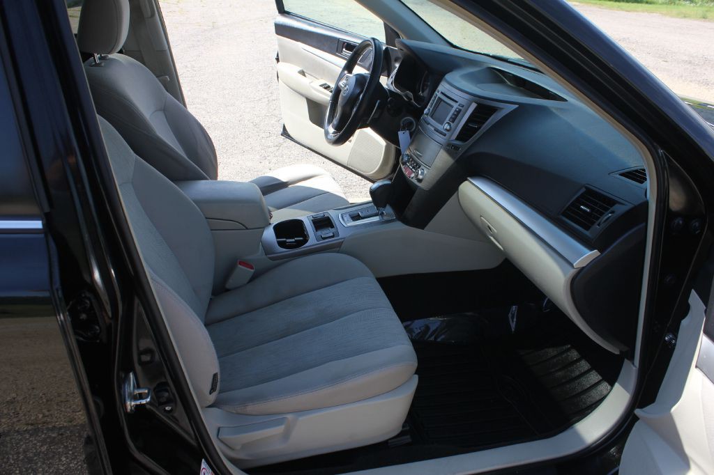 2014 Subaru Outback Image 34