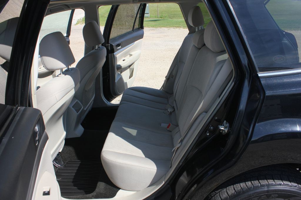 2014 Subaru Outback Image 40