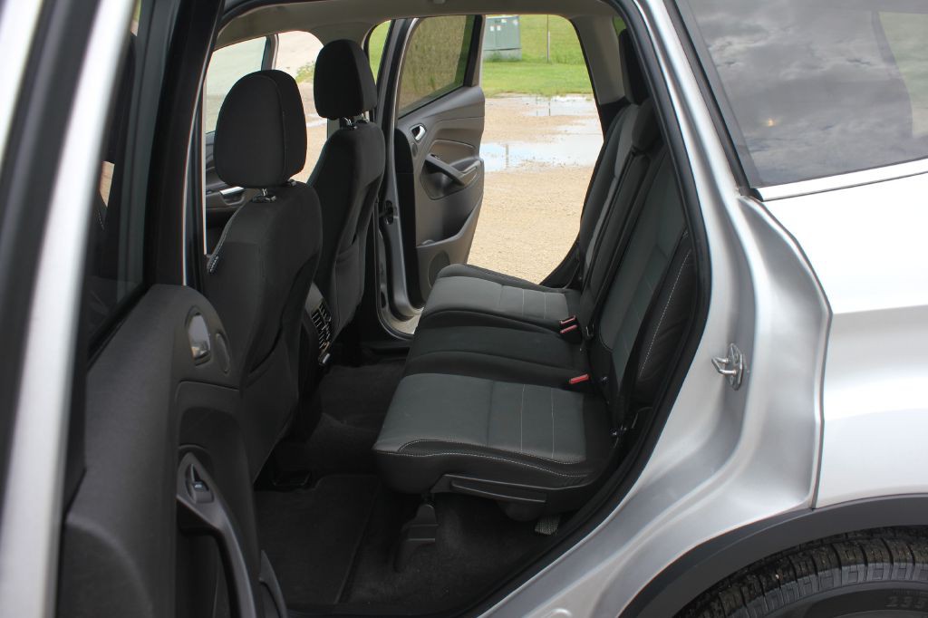 2016 Ford Escape Image 38