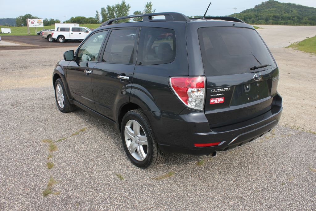 2010 Subaru Forester Image 8
