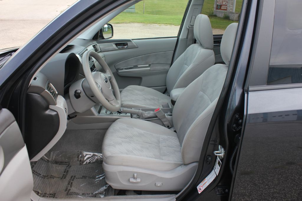 2010 Subaru Forester Image 32