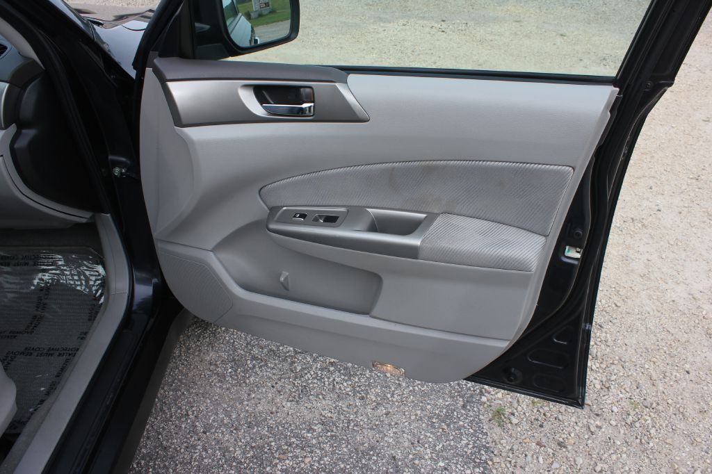 2010 Subaru Forester Image 34
