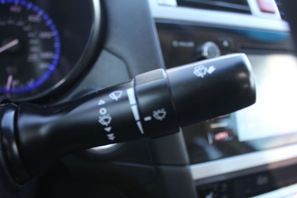 2015 Subaru Legacy Image 16