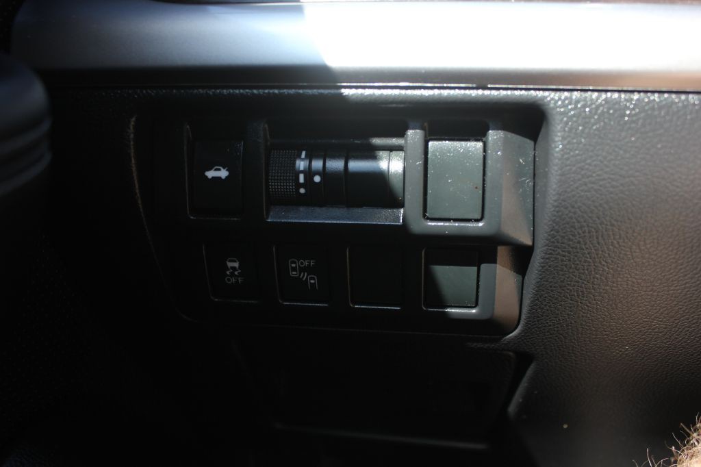 2015 Subaru Legacy Image 17
