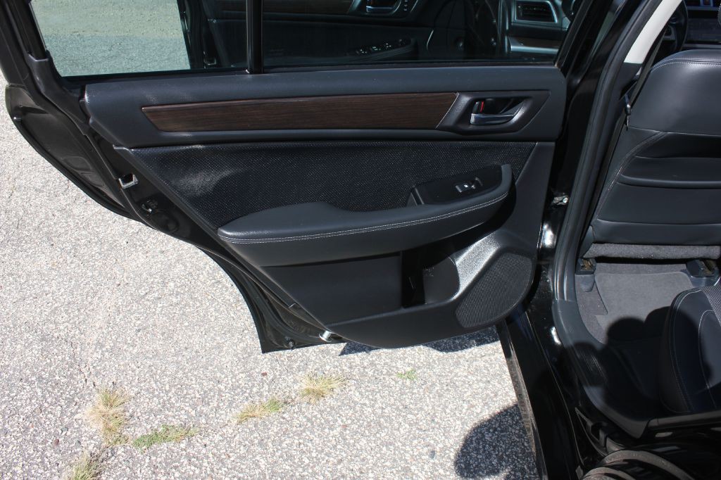 2015 Subaru Legacy Image 38