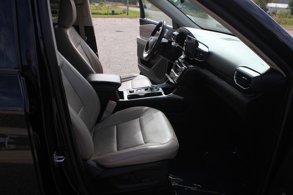 2021 Ford Explorer Image 32