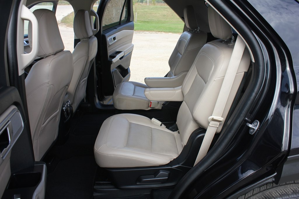 2021 Ford Explorer Image 40