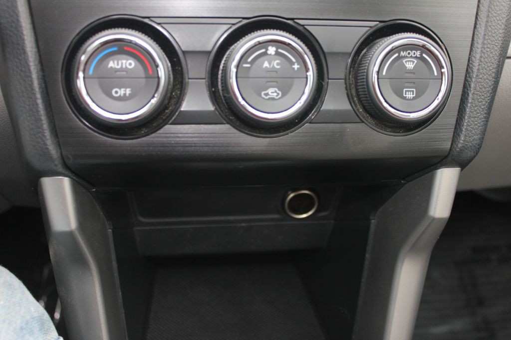 2015 Subaru Forester Image 21