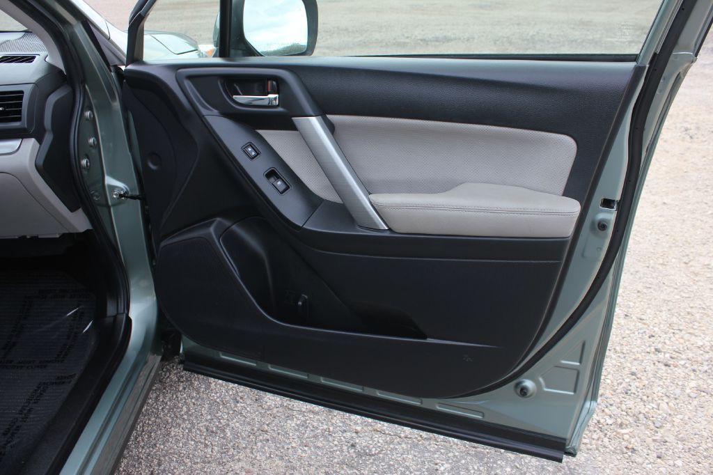 2015 Subaru Forester Image 34