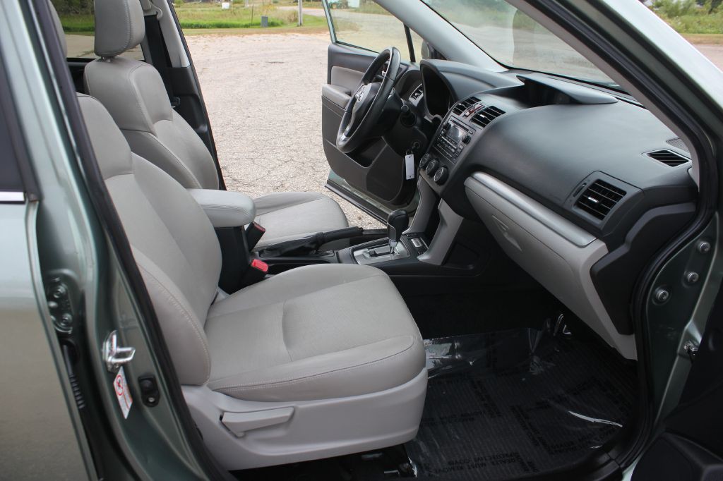 2015 Subaru Forester Image 35
