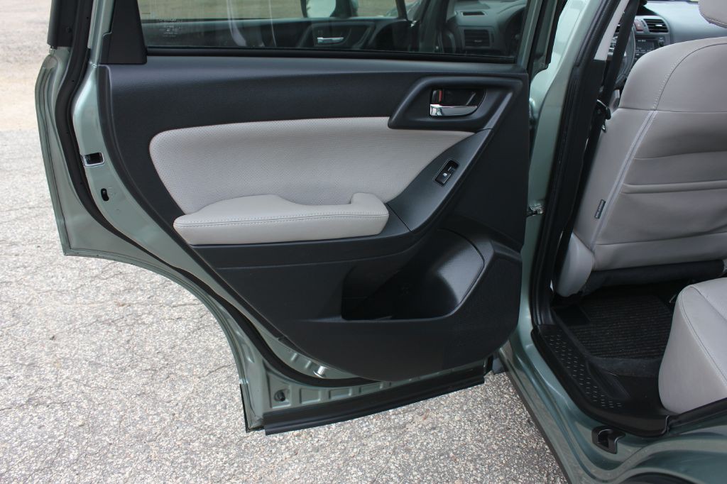 2015 Subaru Forester Image 40
