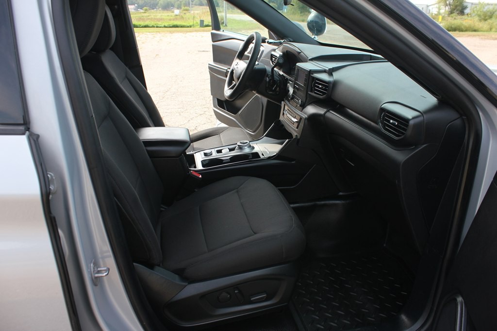 2020 Ford Explorer Image 32