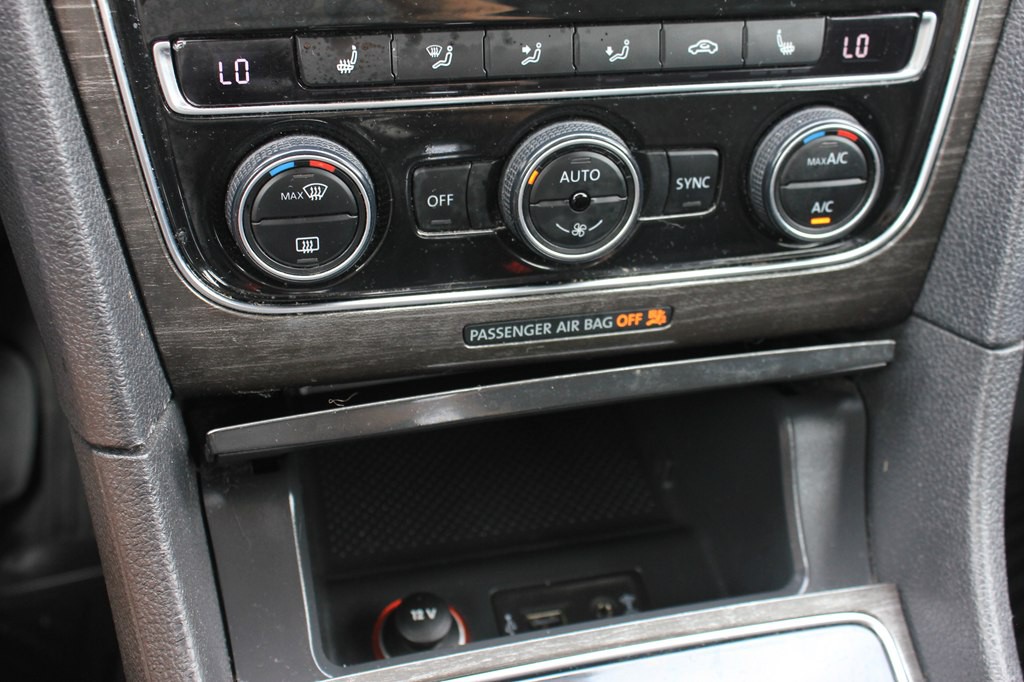 2016 Volkswagen Passat Image 18