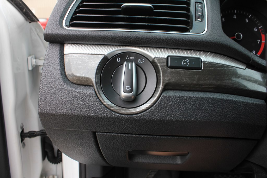 2016 Volkswagen Passat Image 22