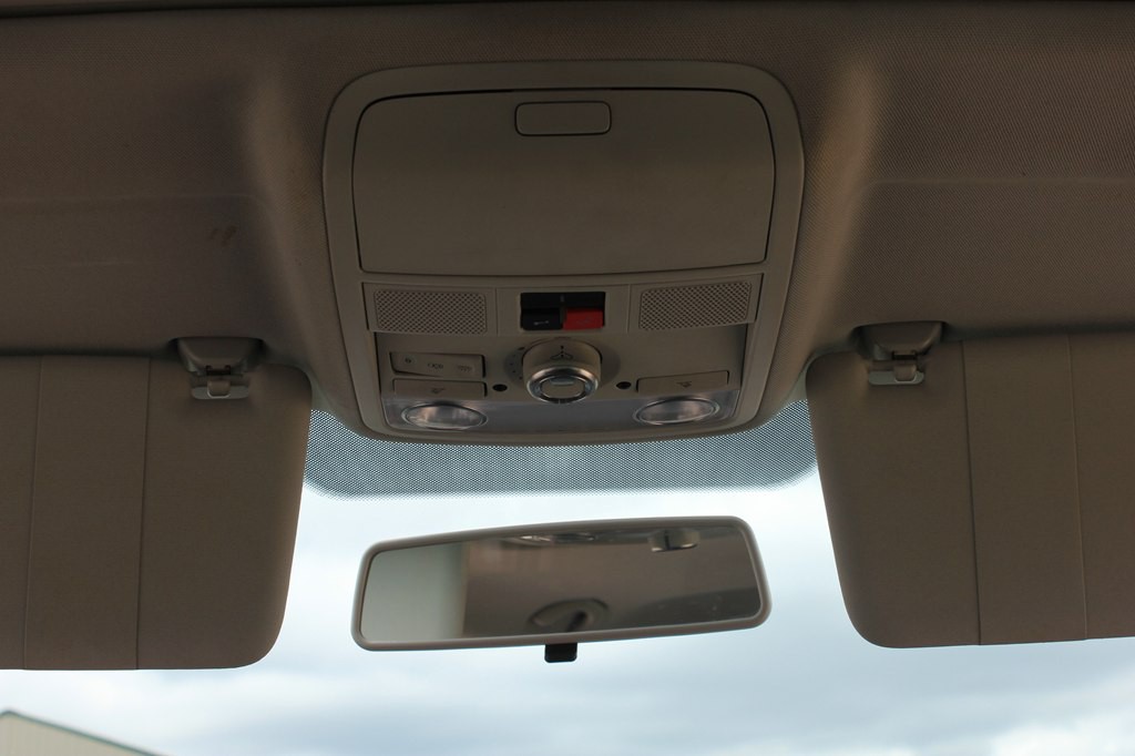 2016 Volkswagen Passat Image 36