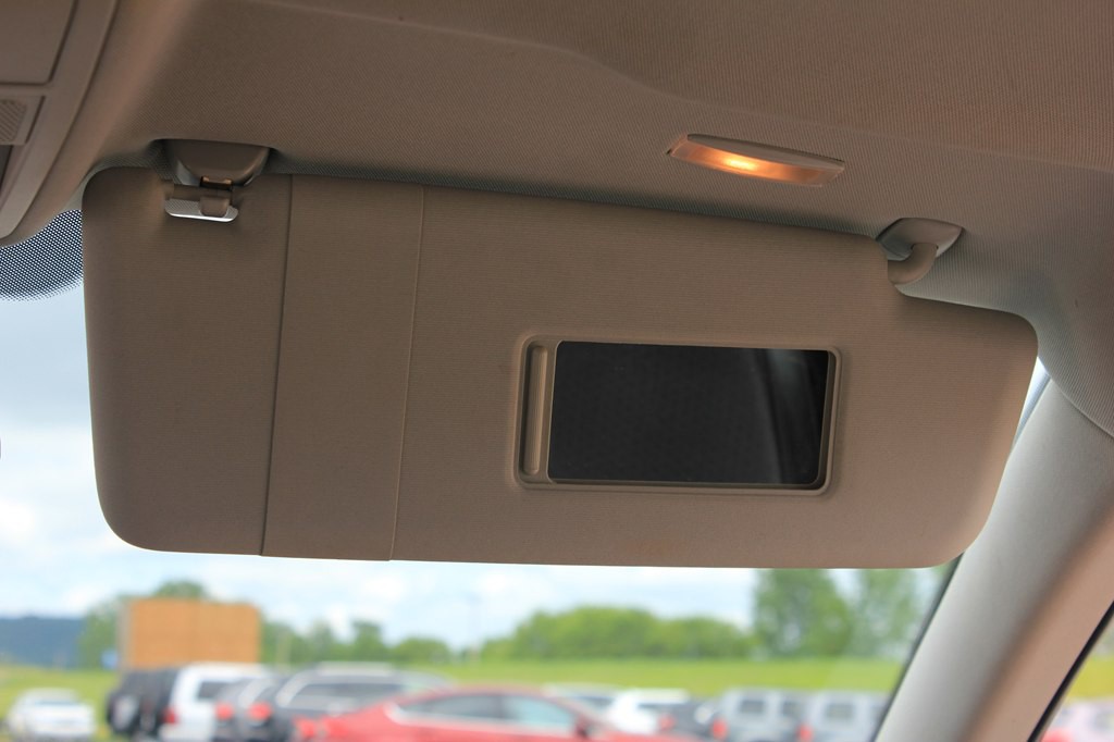 2016 Volkswagen Passat Image 38