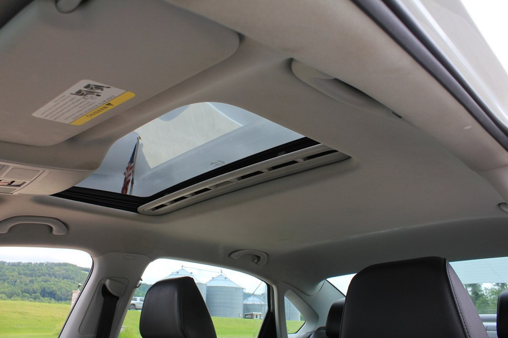 2016 Volkswagen Passat Image 39