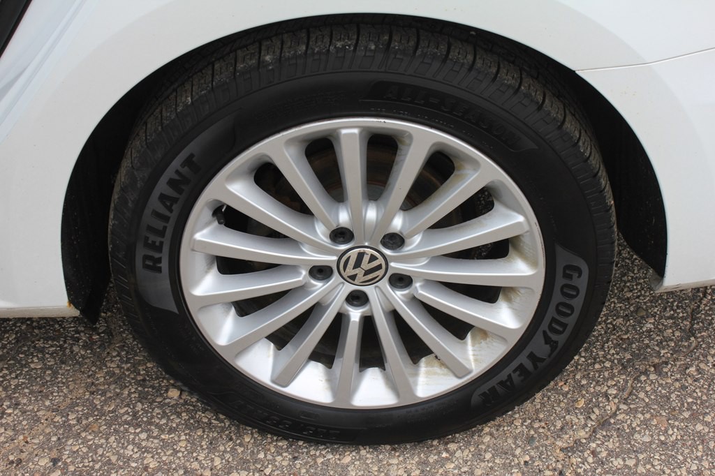 2016 Volkswagen Passat Image 49