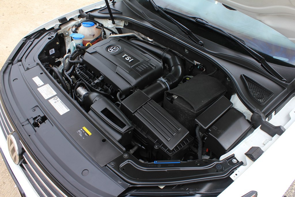 2016 Volkswagen Passat Image 51