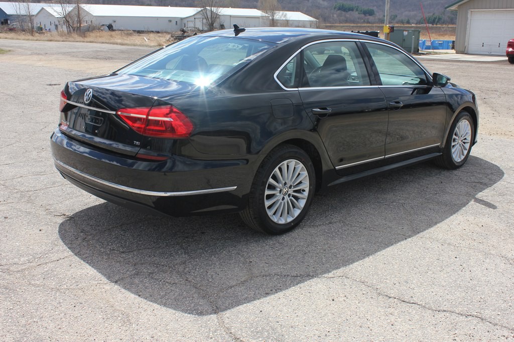 2016 Volkswagen Passat Image 6