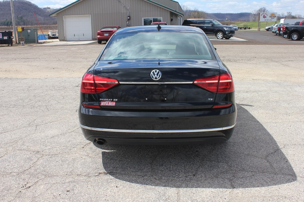 2016 Volkswagen Passat Image 7