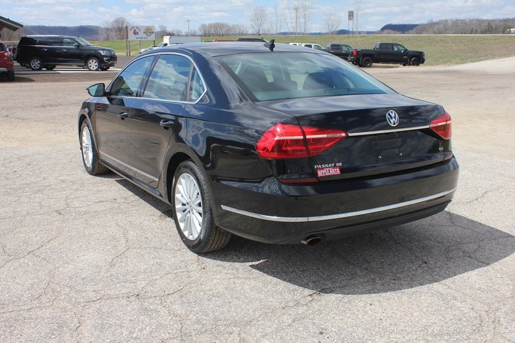 2016 Volkswagen Passat Image 8