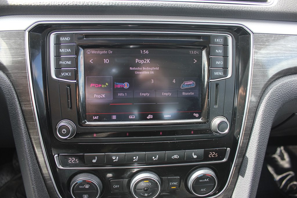 2016 Volkswagen Passat Image 18