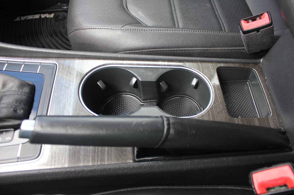 2016 Volkswagen Passat Image 22