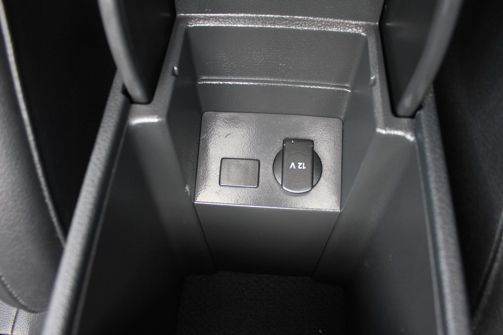 2016 Volkswagen Passat Image 24