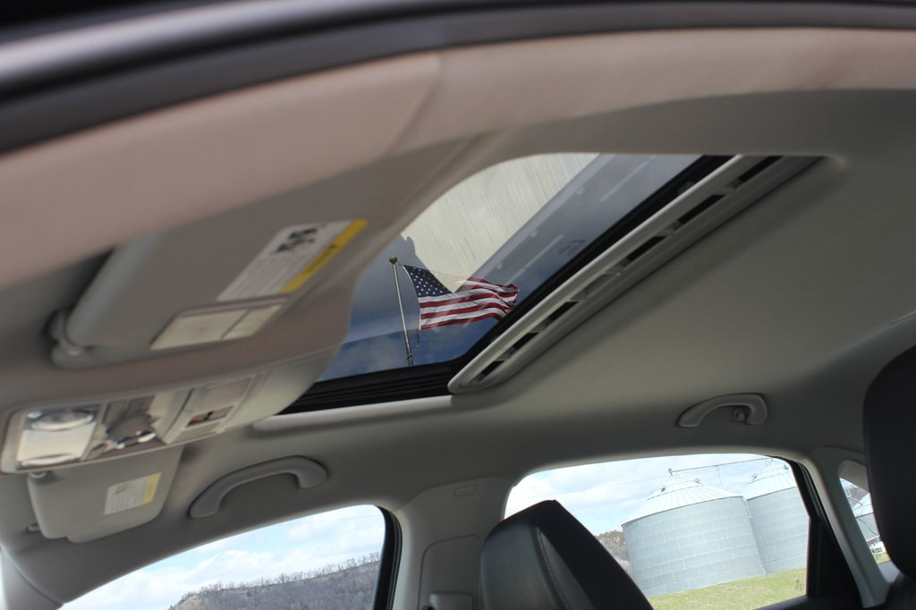 2016 Volkswagen Passat Image 28