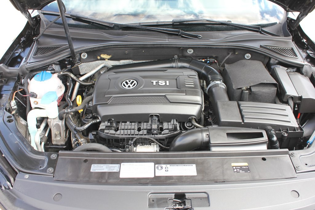 2016 Volkswagen Passat Image 51