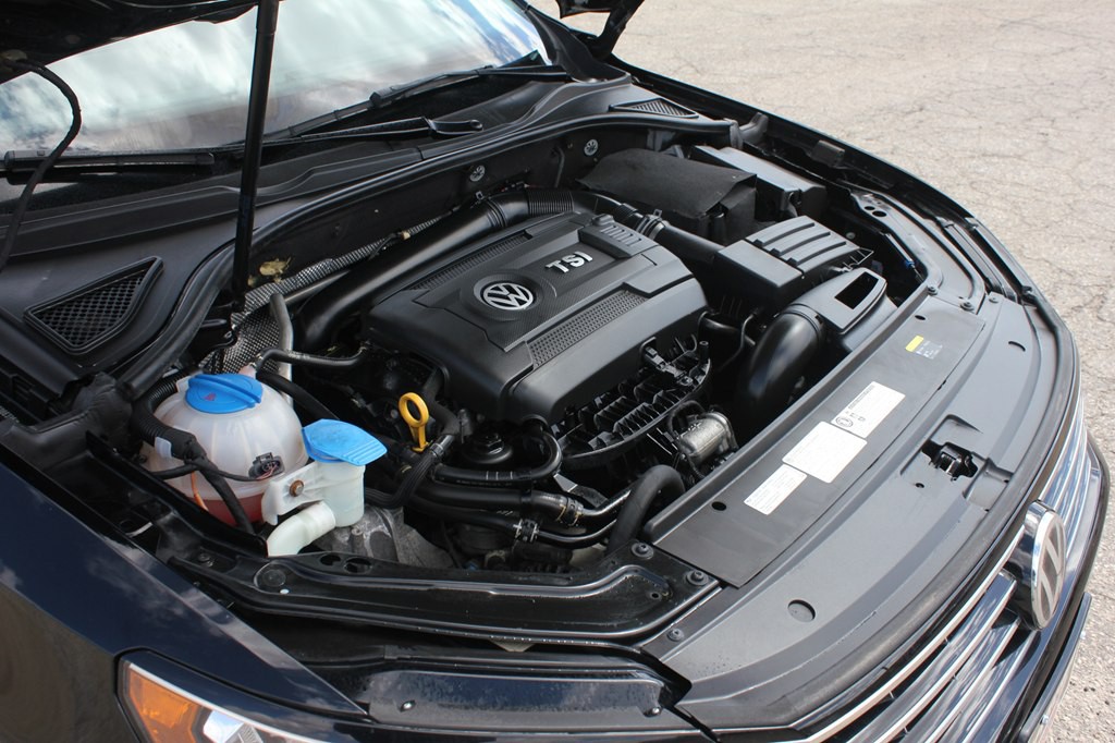 2016 Volkswagen Passat Image 52
