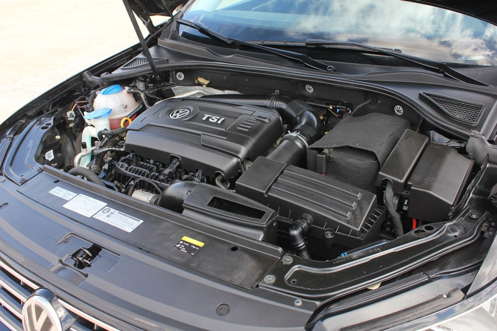 2016 Volkswagen Passat Image 53