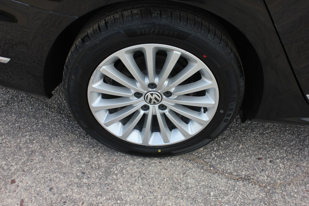 2016 Volkswagen Passat Image 55