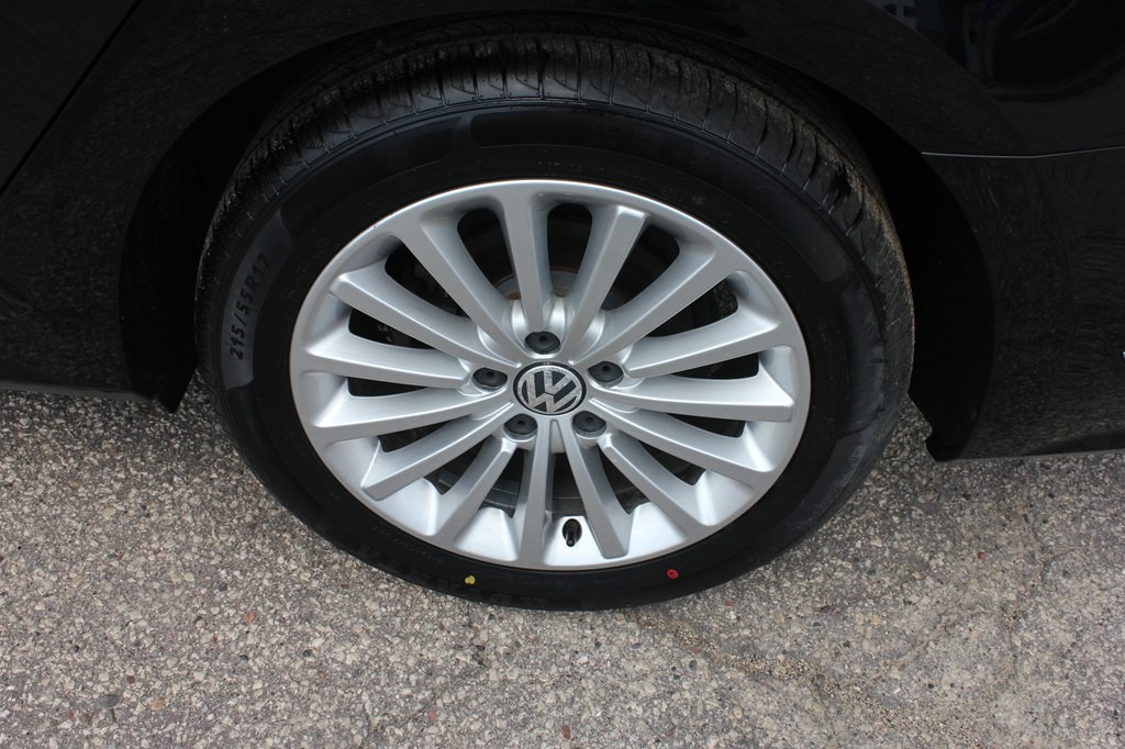 2016 Volkswagen Passat Image 56