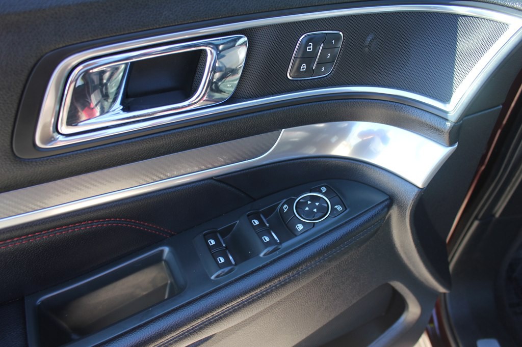 2018 Ford Explorer Image 30