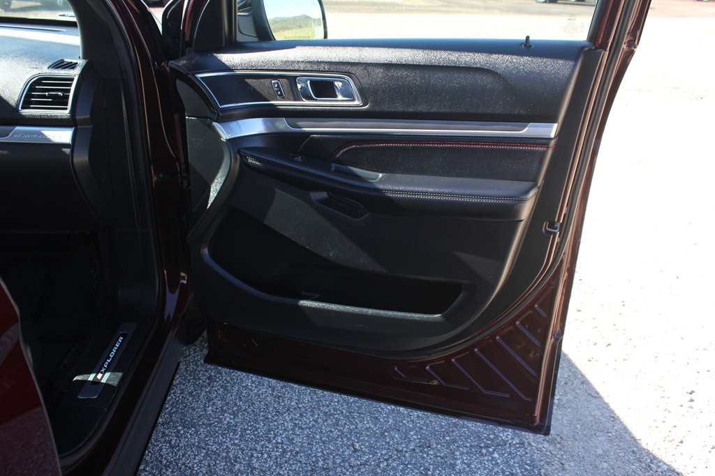 2018 Ford Explorer Image 33
