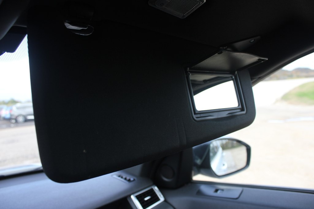 2016 Land Rover Discovery Sport Image 25