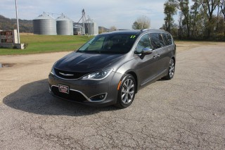 Image for 2017 Chrysler Pacifica Limited ID: 6937423