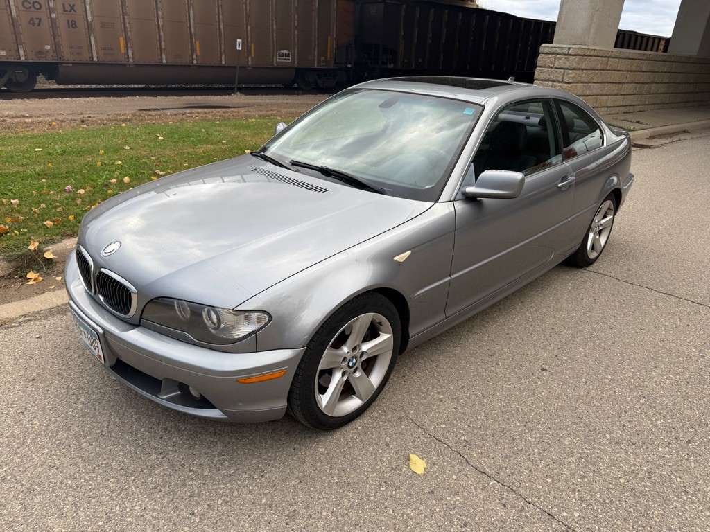 2005 BMW 3 Series Image 1