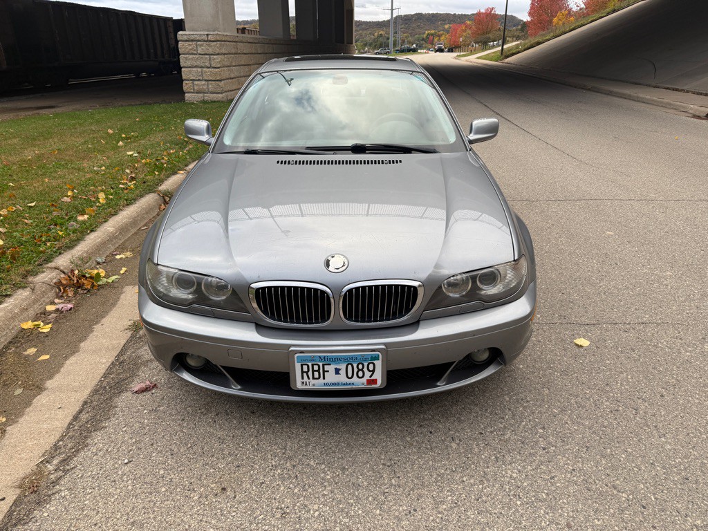 2005 BMW 3 Series Image 2
