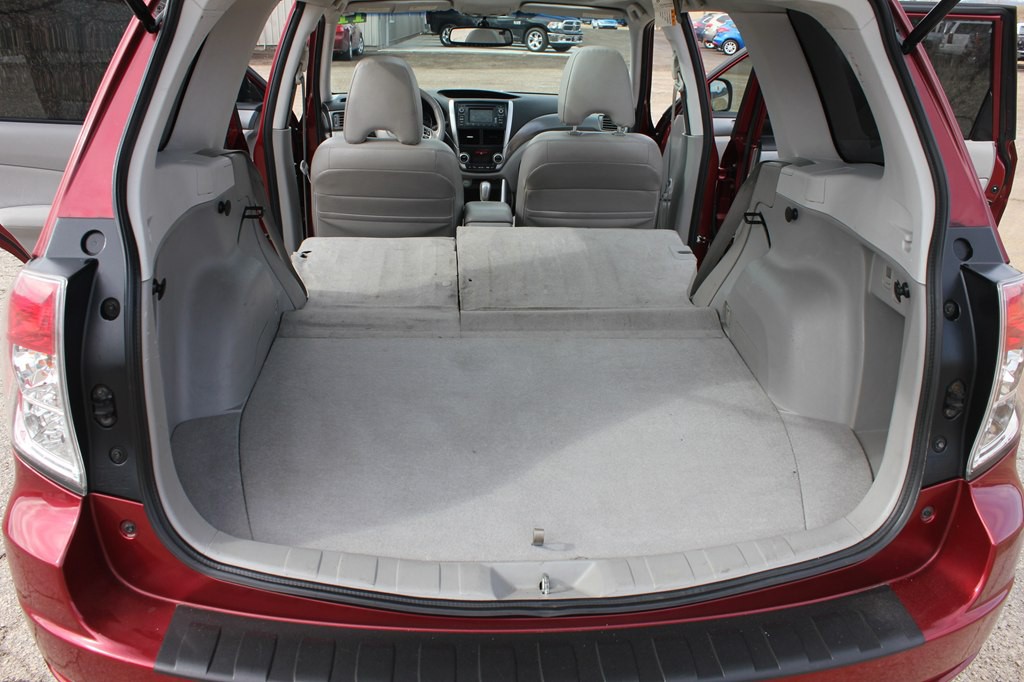 2011 Subaru Forester Image 41