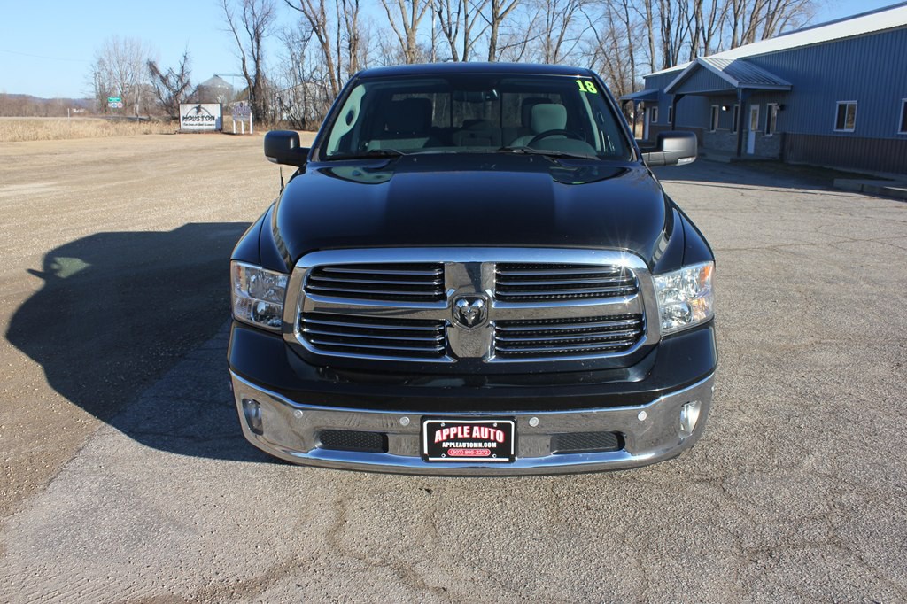 2018 RAM 1500 Image 3