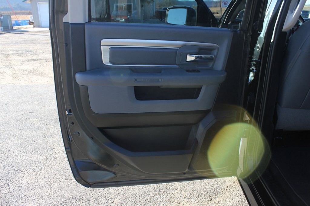 2018 RAM 1500 Image 42