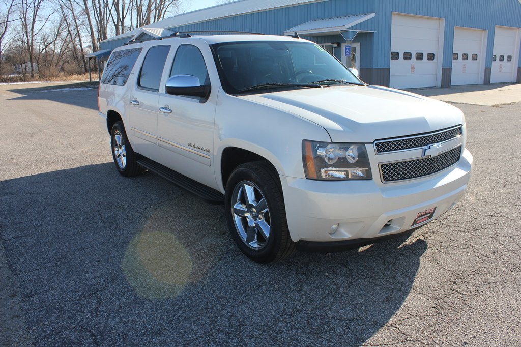 2011 Chevrolet Suburban Image 4