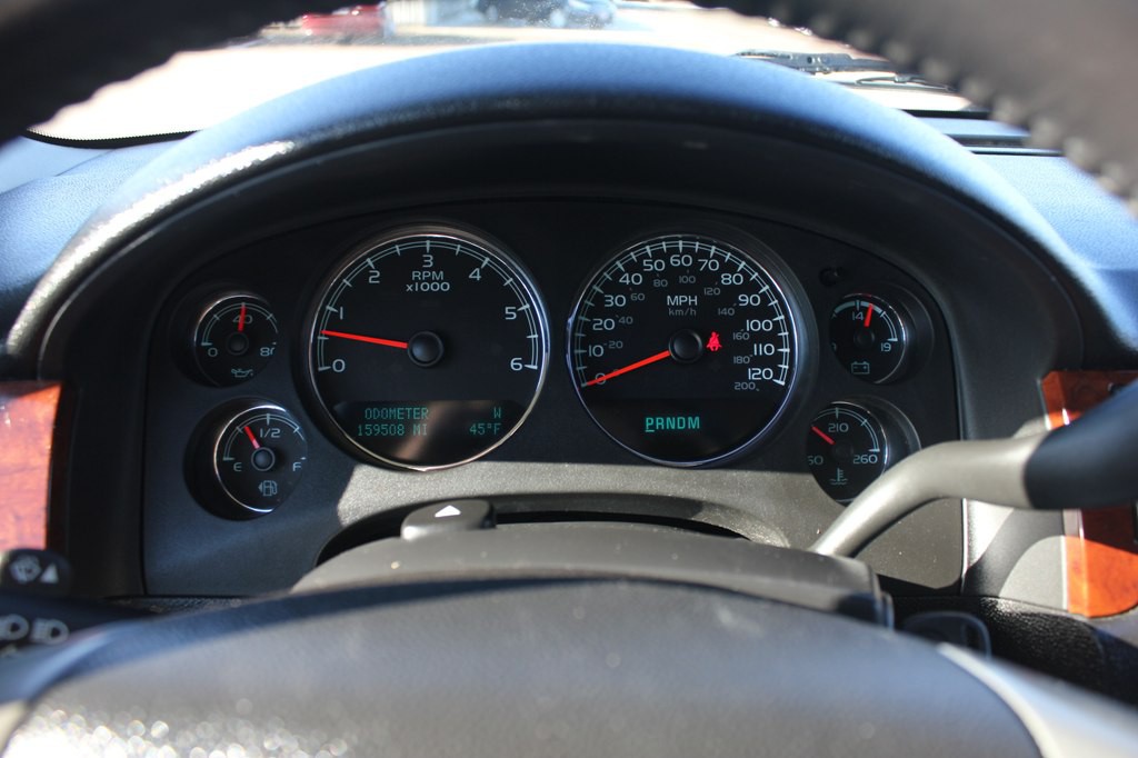 2011 Chevrolet Suburban Image 12