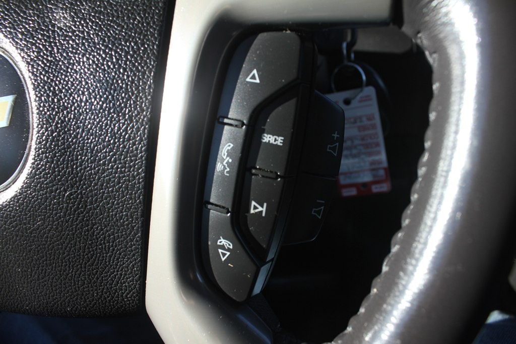 2011 Chevrolet Suburban Image 14